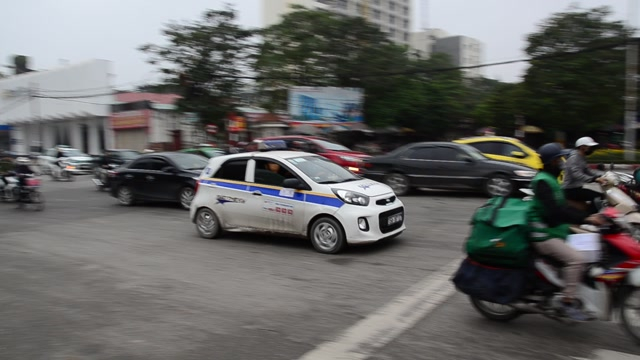 Vietnam: Haiphong, utcai forgalom