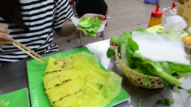 Vietnam: Haiphong, Banh Xeo